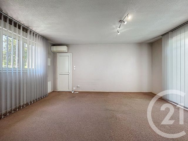 commerce à louer - 35.73 m2 - ST ESTEVE - 66 - LANGUEDOC-ROUSSILLON - Century 21 Vallée De La Têt