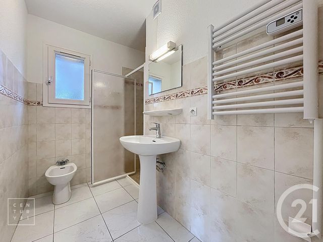 Appartement F2 à louer - 2 pièces - 71.0 m2 - ILLE SUR TET - 66 - LANGUEDOC-ROUSSILLON - Century 21 Vallée De La Têt