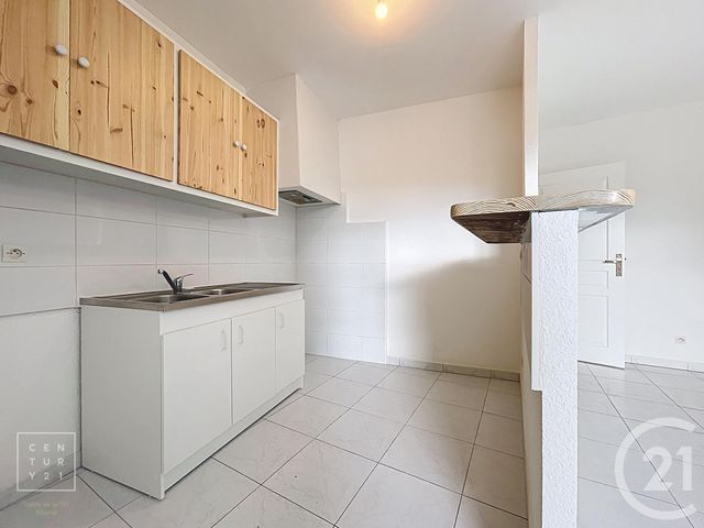 Appartement F2 à louer - 2 pièces - 71.0 m2 - ILLE SUR TET - 66 - LANGUEDOC-ROUSSILLON - Century 21 Vallée De La Têt