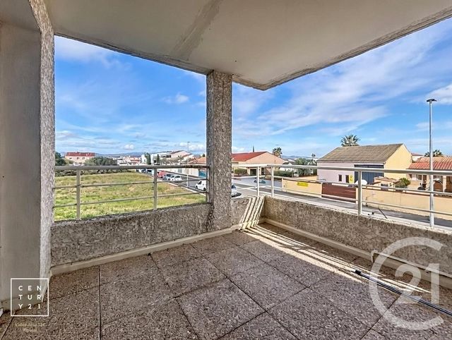 Appartement F2 à louer - 2 pièces - 50.0 m2 - ST ESTEVE - 66 - LANGUEDOC-ROUSSILLON - Century 21 Vallée De La Têt