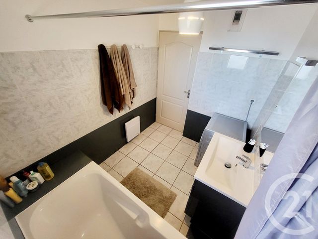 Appartement F3 à louer - 3 pièces - 67.08 m2 - ST ESTEVE - 66 - LANGUEDOC-ROUSSILLON - Century 21 Vallée De La Têt