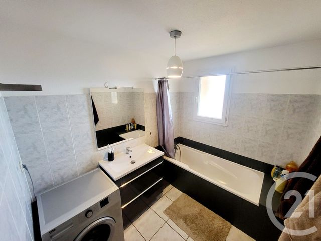 Appartement F3 à louer - 3 pièces - 67.08 m2 - ST ESTEVE - 66 - LANGUEDOC-ROUSSILLON - Century 21 Vallée De La Têt