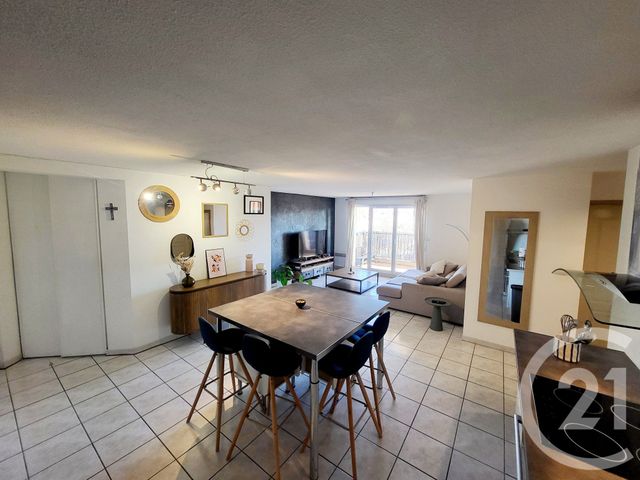 Appartement F3 à louer - 3 pièces - 67.08 m2 - ST ESTEVE - 66 - LANGUEDOC-ROUSSILLON - Century 21 Vallée De La Têt