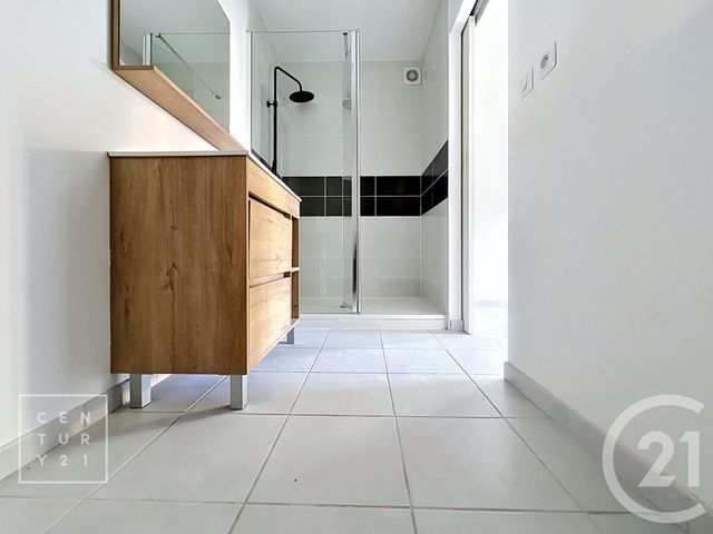 Appartement à louer - 3 pièces - 81.78 m2 - PEZILLA LA RIVIERE - 66 - LANGUEDOC-ROUSSILLON - Century 21 Vallée De La Têt