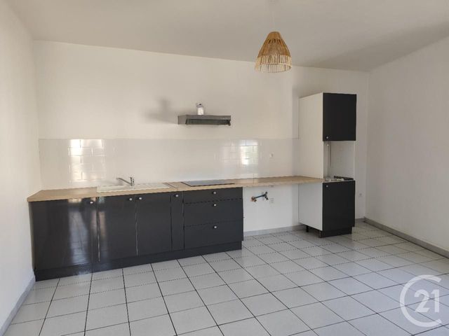 Appartement à louer - 3 pièces - 81.78 m2 - PEZILLA LA RIVIERE - 66 - LANGUEDOC-ROUSSILLON - Century 21 Vallée De La Têt