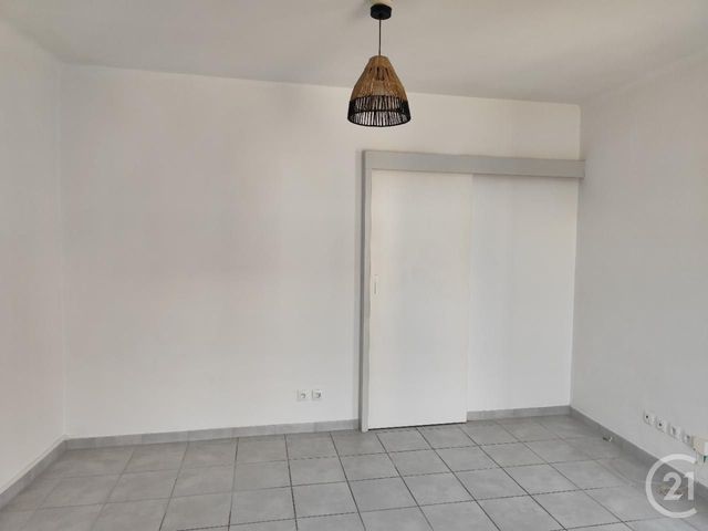 Appartement à louer - 3 pièces - 81.78 m2 - PEZILLA LA RIVIERE - 66 - LANGUEDOC-ROUSSILLON - Century 21 Vallée De La Têt