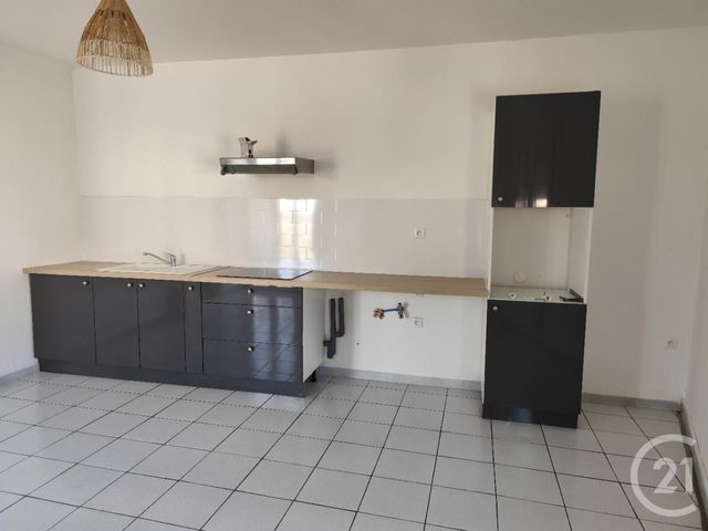 Appartement à louer - 3 pièces - 81.78 m2 - PEZILLA LA RIVIERE - 66 - LANGUEDOC-ROUSSILLON - Century 21 Vallée De La Têt
