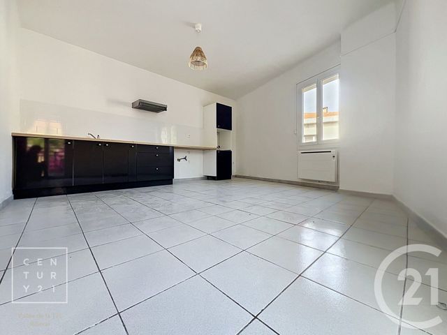 Appartement à louer - 3 pièces - 81.78 m2 - PEZILLA LA RIVIERE - 66 - LANGUEDOC-ROUSSILLON - Century 21 Vallée De La Têt