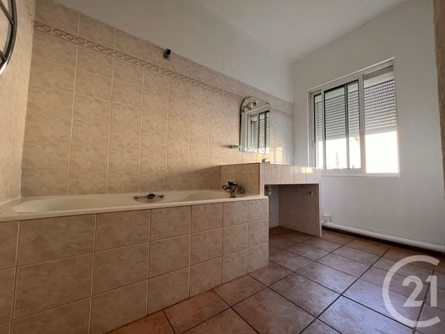 Appartement F3 à louer - 3 pièces - 80.0 m2 - PERPIGNAN - 66 - LANGUEDOC-ROUSSILLON - Century 21 Vallée De La Têt