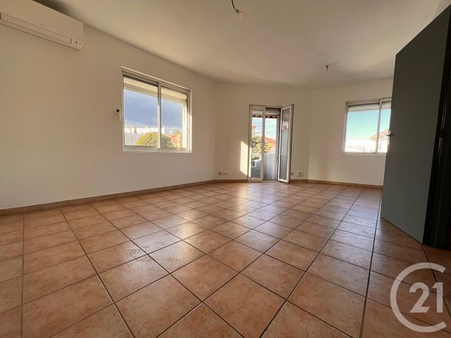 Appartement F3 à louer - 3 pièces - 80.0 m2 - PERPIGNAN - 66 - LANGUEDOC-ROUSSILLON - Century 21 Vallée De La Têt