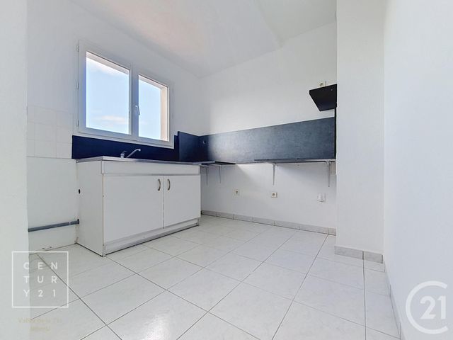 Appartement F3 à louer - 3 pièces - 63.0 m2 - ST ESTEVE - 66 - LANGUEDOC-ROUSSILLON - Century 21 Vallée De La Têt