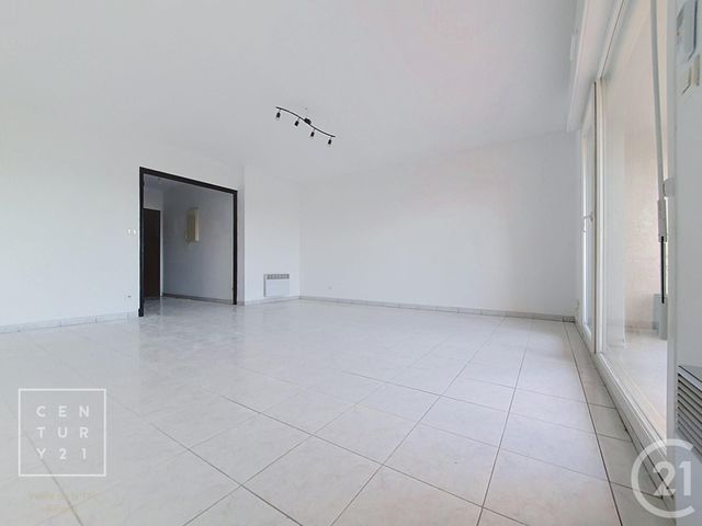 Appartement F3 à louer - 3 pièces - 63.0 m2 - ST ESTEVE - 66 - LANGUEDOC-ROUSSILLON - Century 21 Vallée De La Têt
